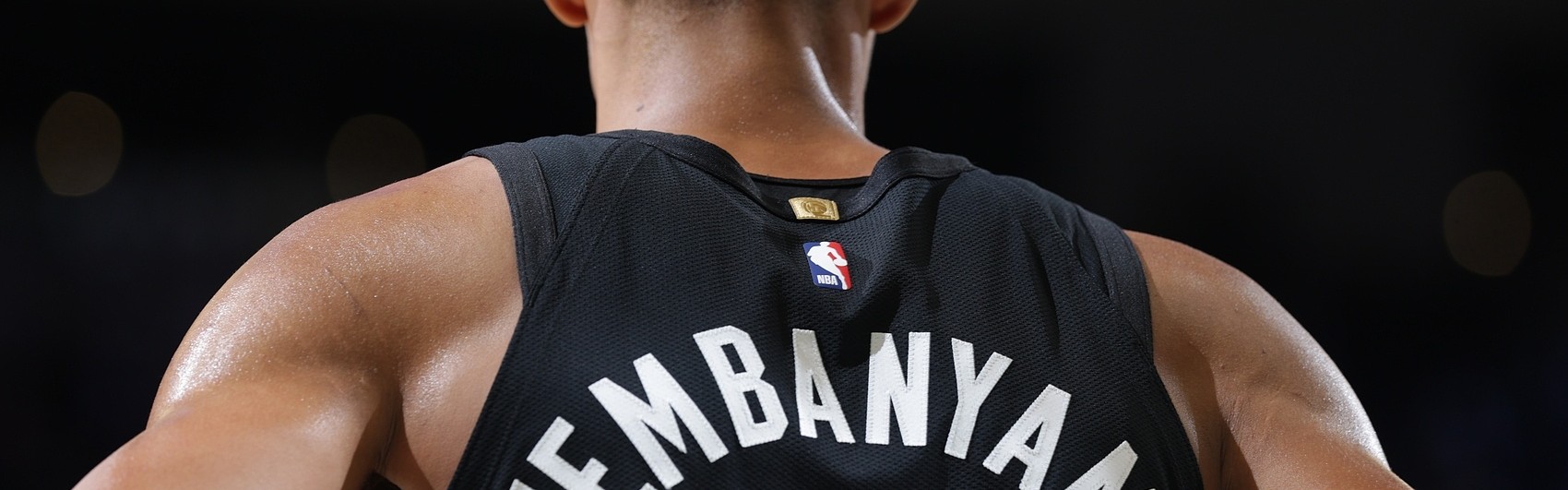 弗莱：文班足够年轻且迅速改变了球队文化 我支持他拿MVP