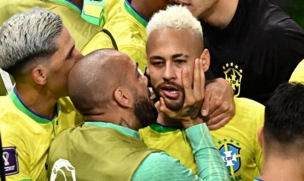 球速体育链接-巴西队1比0都保不住 罗纳尔多很生气“装死也行呀”